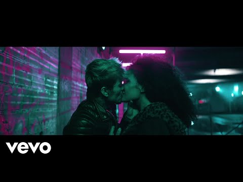 Cali y El dandee ft Reik - Borracho De Amor ( Vídeo oficial )