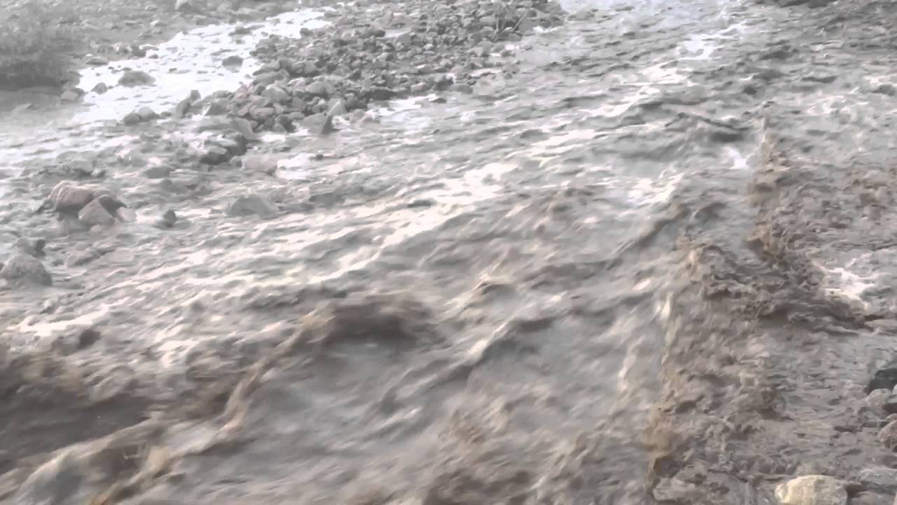 امطار وسيول وادي الضيقة بوادي نعمان ... الأحد 1437/7/3هـ