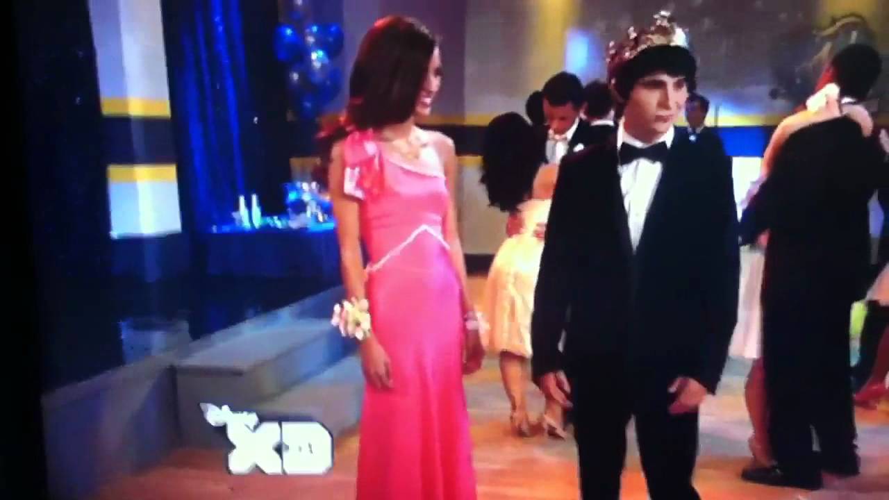 Brady and Mikayla dance at Prom