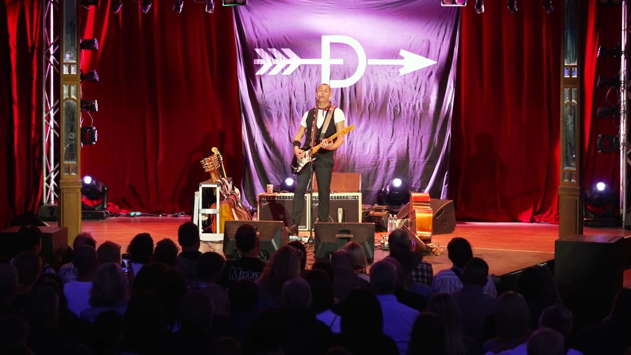 Tonton DIESEL - In Reverse (Live at Sydney Fringe Festival 2022) di YouTube Tonton DIESEL - In Reverse (Live at Sydney Fringe Festival 2022) di YouTube