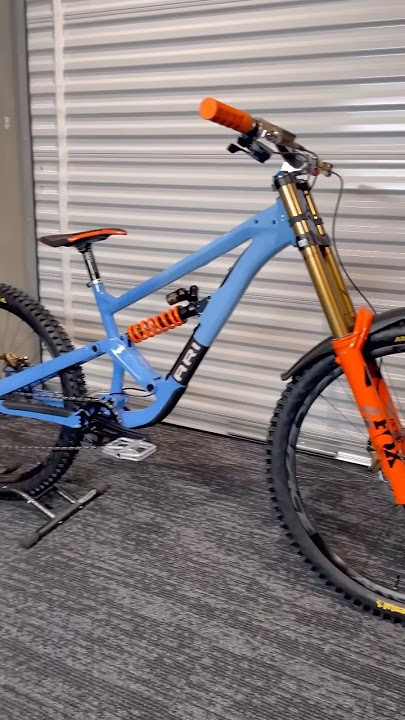 Dream DH Bike Build: Superior Peak 😍