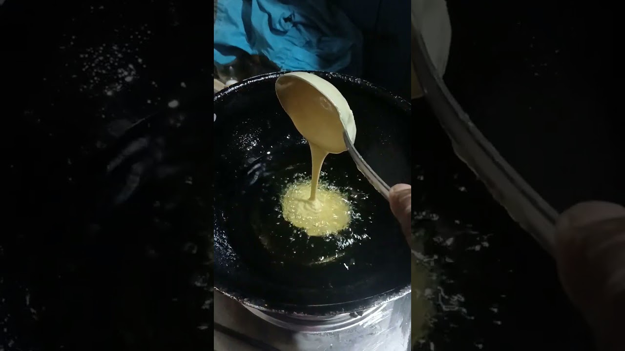 আজ বানালাম তালের মালপোয়া। । taler malpoya...in village...