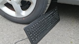 ..Experiences Car vs Keyboard || Crushing crunchy and soft things by car//دعس اشياء في السيارة screenshot 3