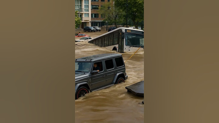 Pani Mein Doobi ₹4 Crore Ki G-Wagon 😨 | Bus Ko Bacha Paayegi? #shorts