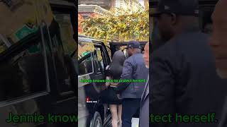 Jennie Knows How To Protect Herself From The Cameras