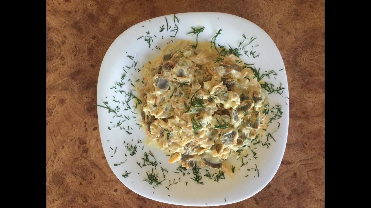 Куриные желудки (пупки) в сливочном соусе.