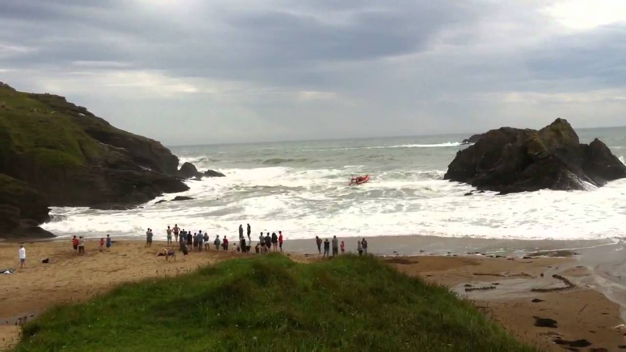 Brave RNLI boat rescues surfer at Soar Mill Cove