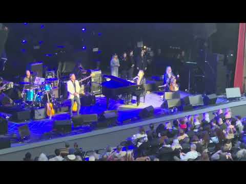 Rufus Wainwright w/