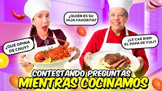 Download Lagu COCINANDO Y RESPONDIENDO SUS PREGUNTAS CON MI MAMÁ 🤔😱😰| Yulis