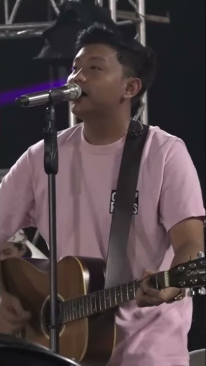 Denny Caknan Gitaran Sugeng Dalu di Live Konser nya