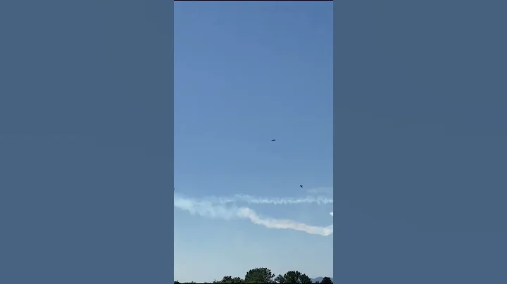 The Thunderbirds Fly Across Each Other #shorts