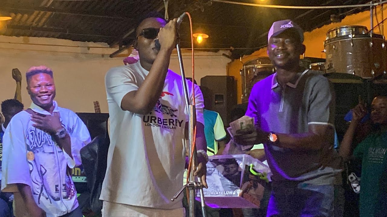 BEAUTIFUL COMBINATIONS BETWEEN ALH. TIRI LEATHER (PASUMA) AND MUSA TALENT (MALAIKA) ON STAGE