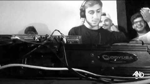 Dj MHLER at And Music Club / Performance boss delay dd7