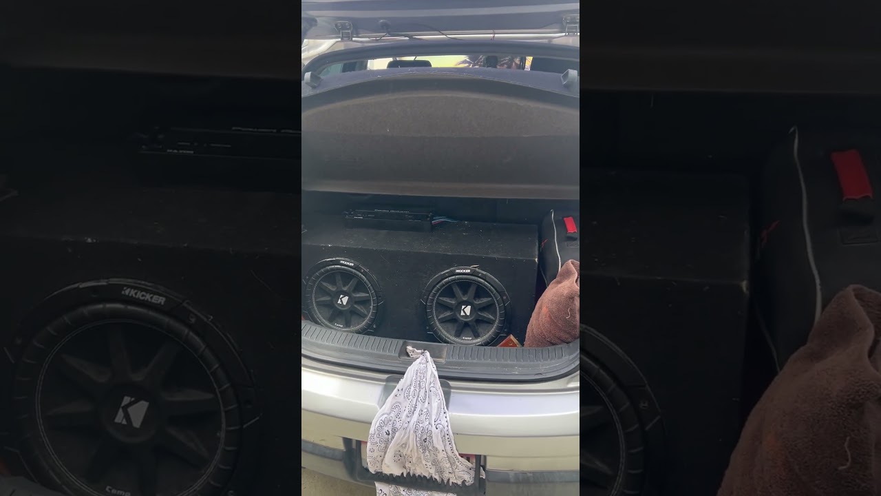 NEW SUBS in the mazda2!!!(2 10”kickers/power acoustic amp)