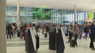 FAA announces 10% flight reduction in 40 markets, including both Houston airports