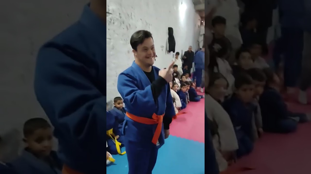 ميستر اب يزور جمعية سواعد الشباب الرياضي و يخلطها كي العادة . ادخل تشبع ضحك ههههه AB 