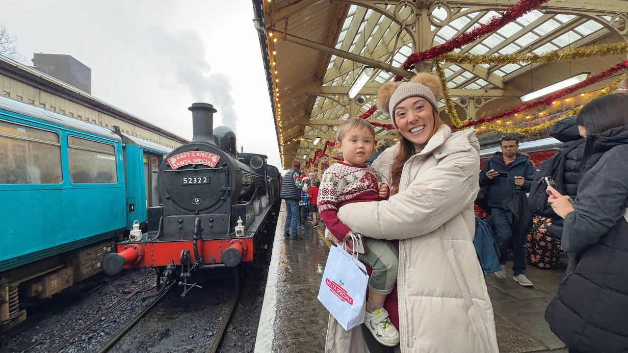 Santa Train with the Family 🎅🏼 Vlogmas Day 8