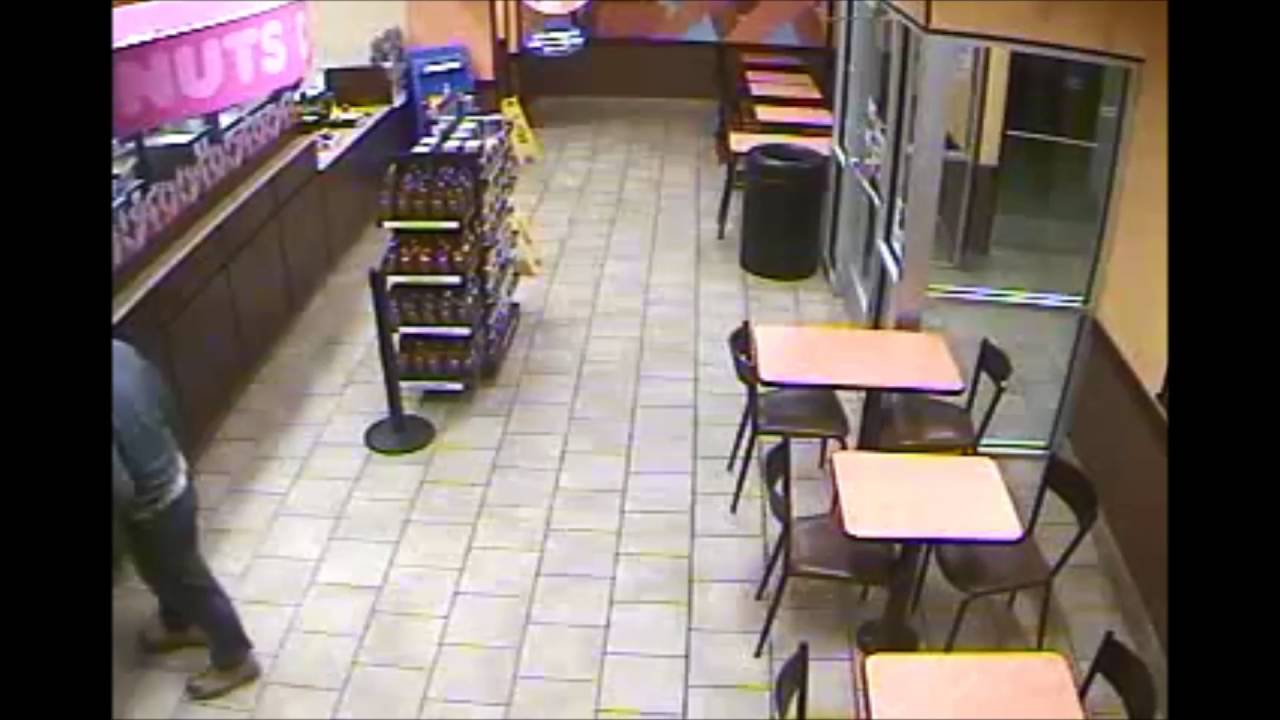 Man tries to rob Clay Dunkin Donuts