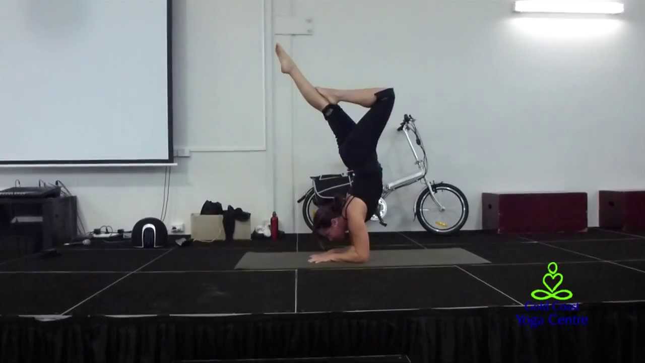 Yoga Demo with Kathy Mason at Burleigh Markets 2013 - YouTube