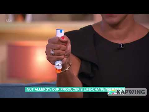 Dr Zoe demonstrates