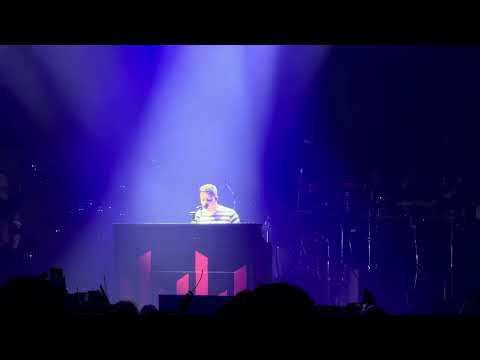 Nico Santos x