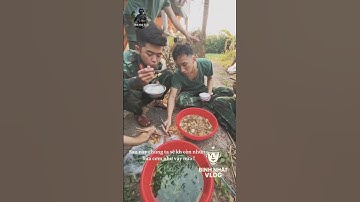 Bửa cơm tranh thủ cho nhiệm vụ ai cũng vội #respect #bodoivietnam #quandoivietnam #short