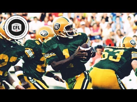 Video: Warren Moon Neto vrednost: Wiki, poročen, družina, poroka, plača, bratje in sestre