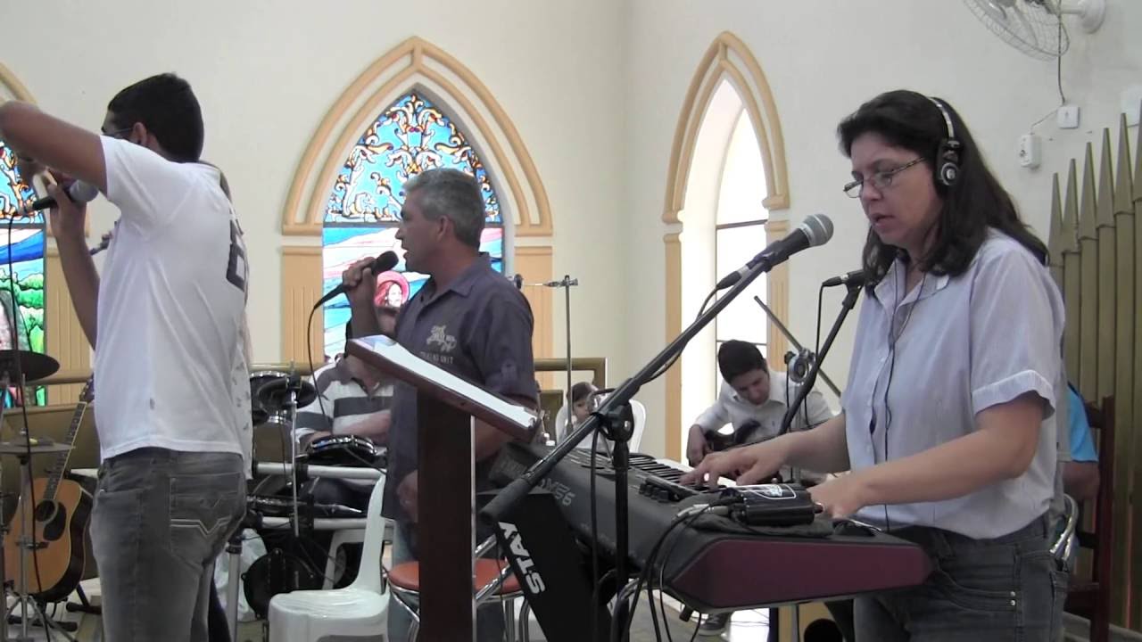 Quando a Igreja se levanta - (Glória ao nosso Deus)