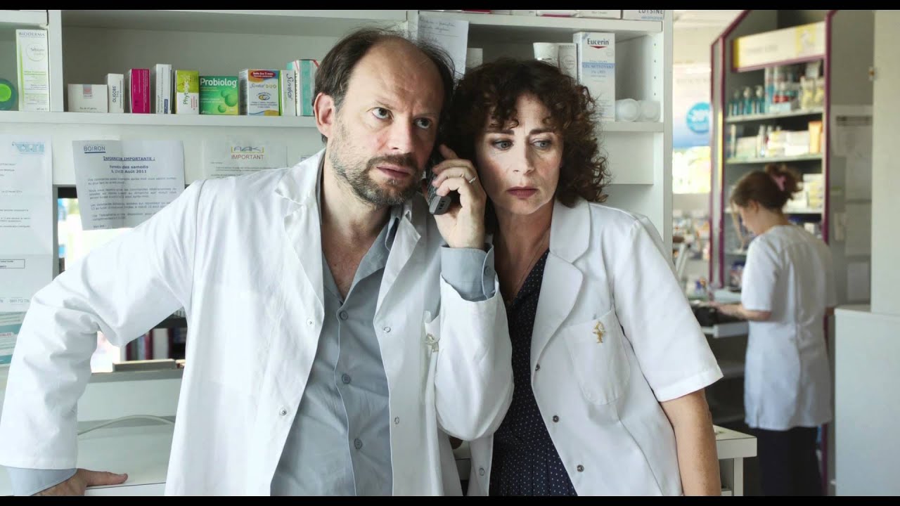 ADIEU BERTHE - l'enterrement de mémé - Bande annnonce - YouTube