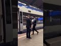 Pasažérovi polského vlaku prchla husa