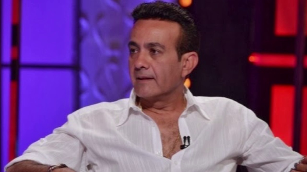 متصلة: أمي بتخون أبويا مع كل أصحابه ودخلت في علاقة مع زميلتها