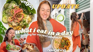VLOG what I eat in a day | selling everything & starting over.