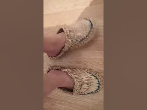 Насколько практичны современные лапти? - YouTube