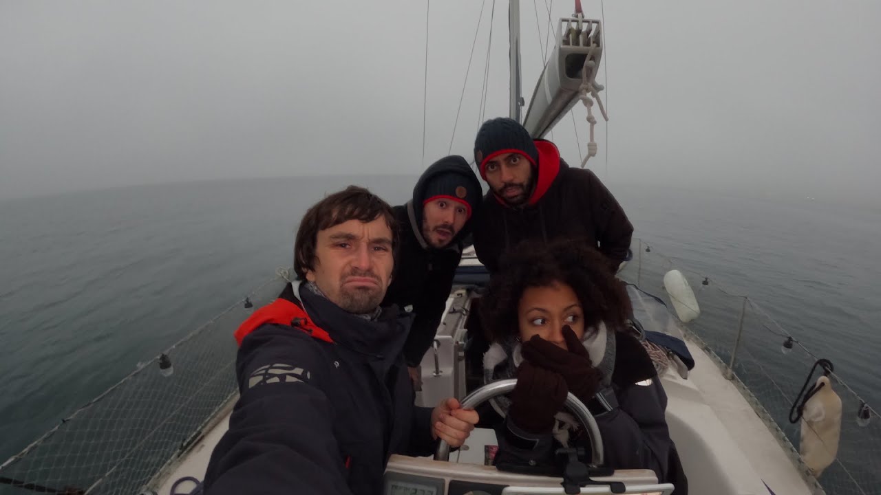 PERDUS dans le BROUILLARD , on RECOMMENCE ( voilier coraille en voyage )
