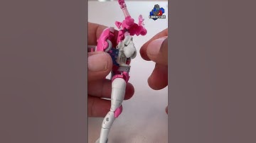 Arcee Brings the Pain, #pinkvenom Transformers, NewAge H48 Maschinenmensch #TransforMinute