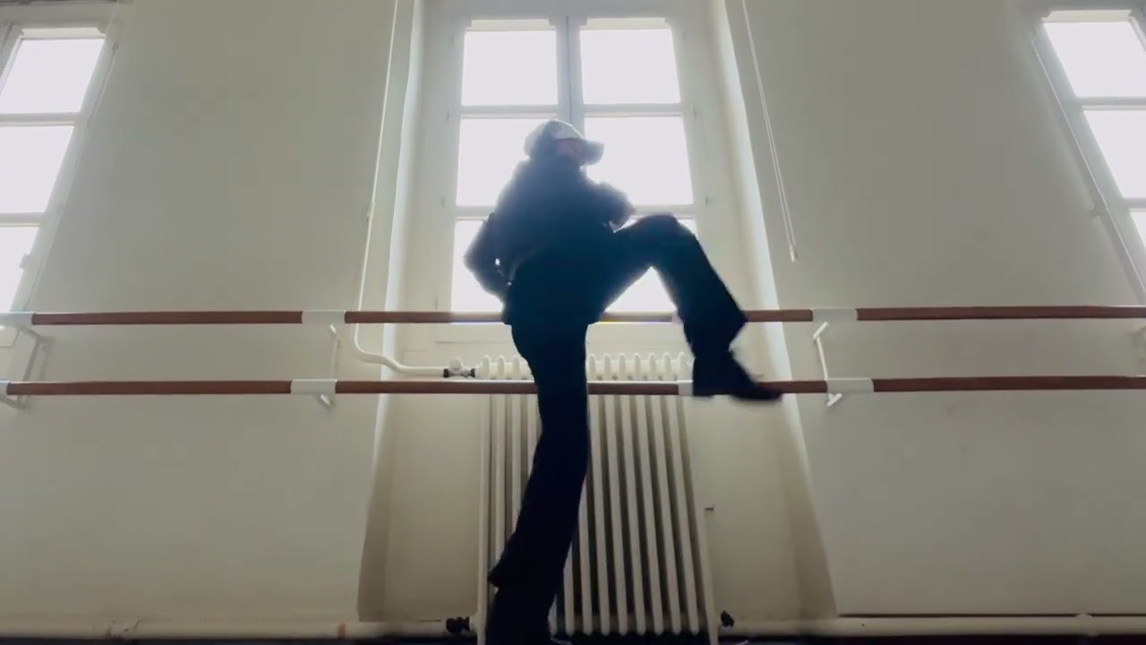 Moovin’ Jazz Tap Mix with Sylvie Kay  Dancer Choreograph. Thanks to CND Lyon