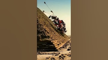Devastator climbing pyramid ( 2009) transformers revenge of the fallen