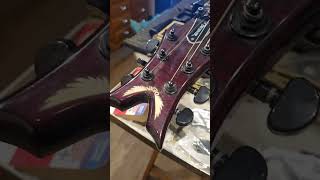 Dean Deceiver Floyd Rose — Mogno, Ebony, EMG 81/85 e Tudo que o Metal Exige!