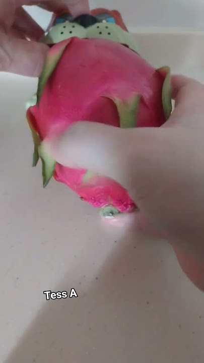 Big dragon fruit #shorts #trending #funny #satisfying