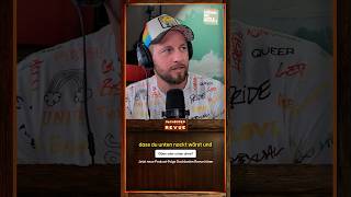 Oben oder unten ohne? Jetzt in der neuen Podcast-Folge "Dachboden Revue"! #podcast