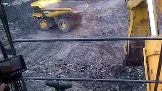 wow begini rasanya di dalam kabin excavator pc2000