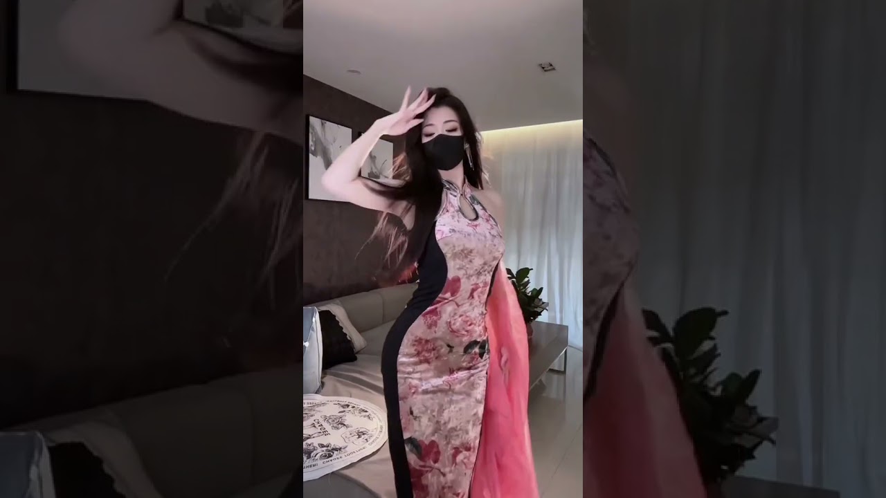 Dancing with Classic Chinese Elegance! 🇨🇳✨