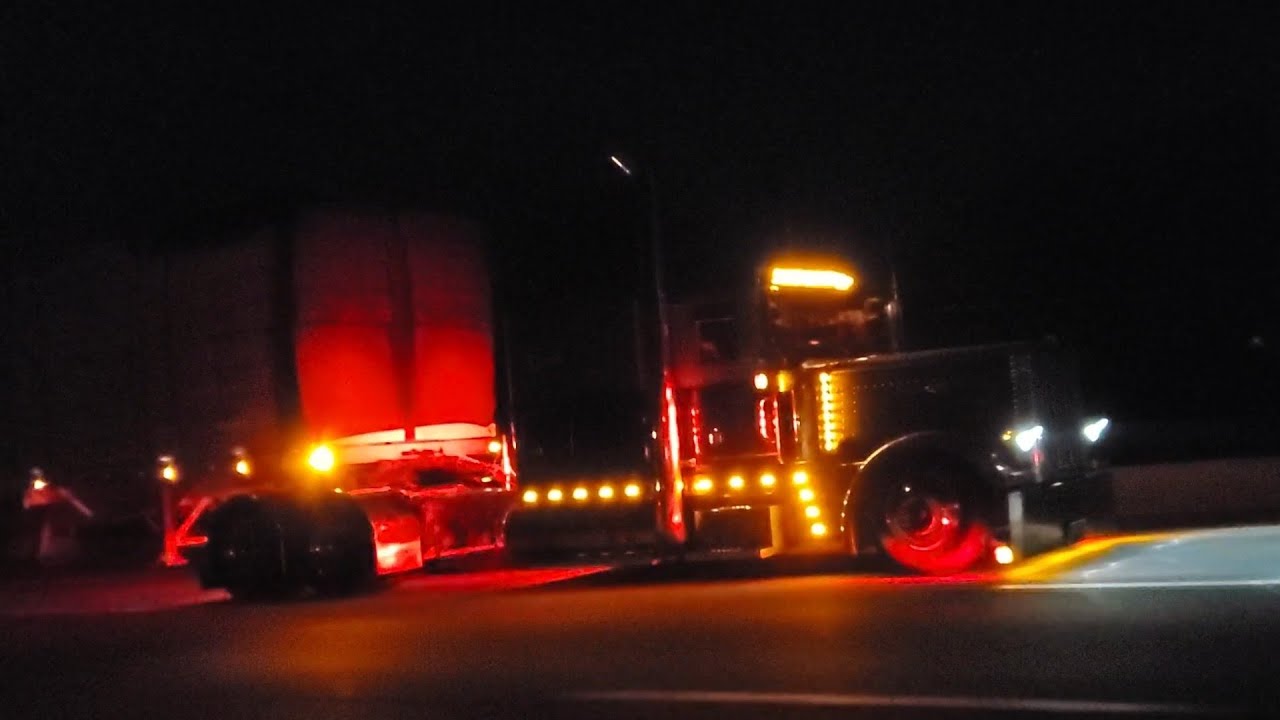 Leaner Rig Lower, Longer, Leaner : Beautiful Custom Peterbilt Big Rig - YouTube