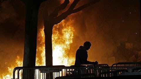 Violent UC Berkeley Protests Force Cancellation of Breitbart Writer