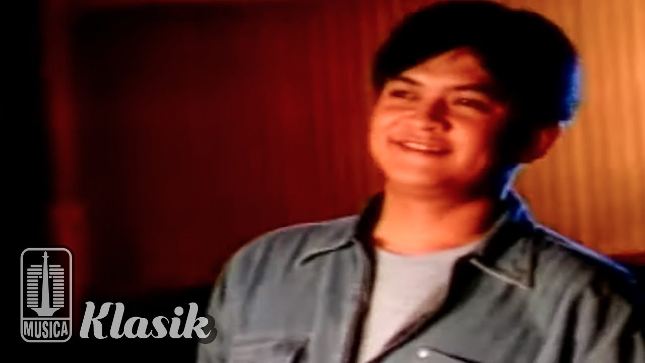 Watch Hedi Yunus - Suratku (Official Music Video) on YouTube Watch Hedi Yunus - Suratku (Official Music Video) on YouTube