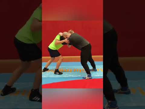 #setup #wrestle #legattack
