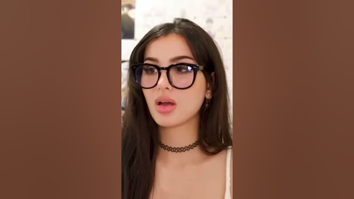 ￼￼she got bullied for her glasses