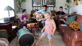 Colt Clark and the Quarantine Kids play "I'm a Believer" chords