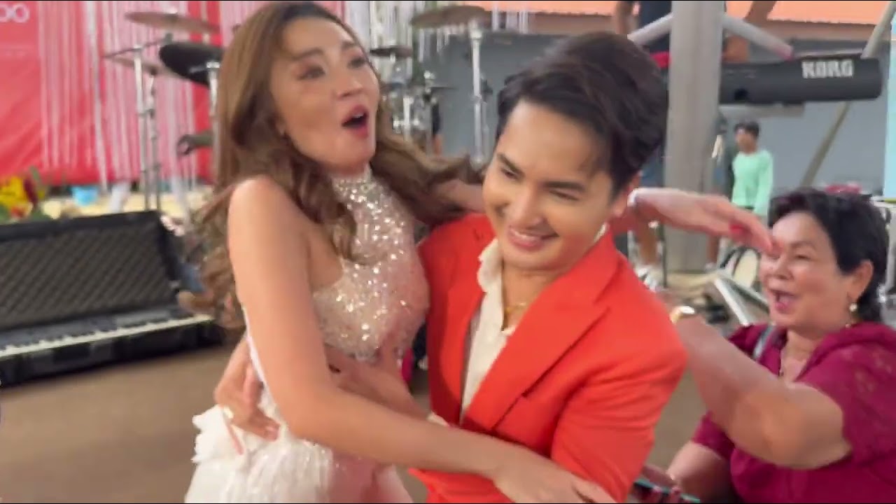 พี่น้องงงง🆎บอสอุ้มซ้อลงเวที ทำเอาแม่ๆพี่กรี๊ดกันเต็มหน้าเวทีเลย🥰 #บอยศิริชัย #แอนอรดี