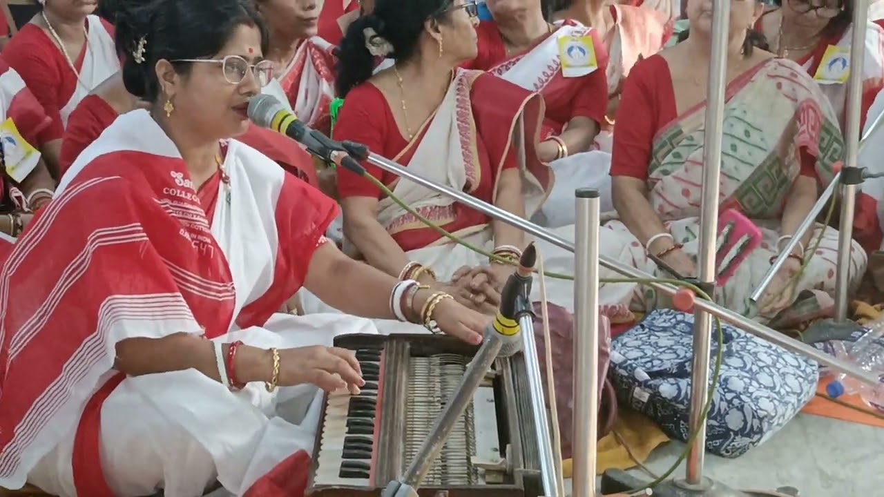 হরি ওঁ আমতলী মধুপুর অযাচক আশ্রমে হরি ওঁ কীর্তন শিল্পী জ্যোৎস্না চন্দ্র